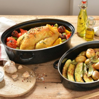 Roasting Dish With Lid, Made of Enamelled Steel..