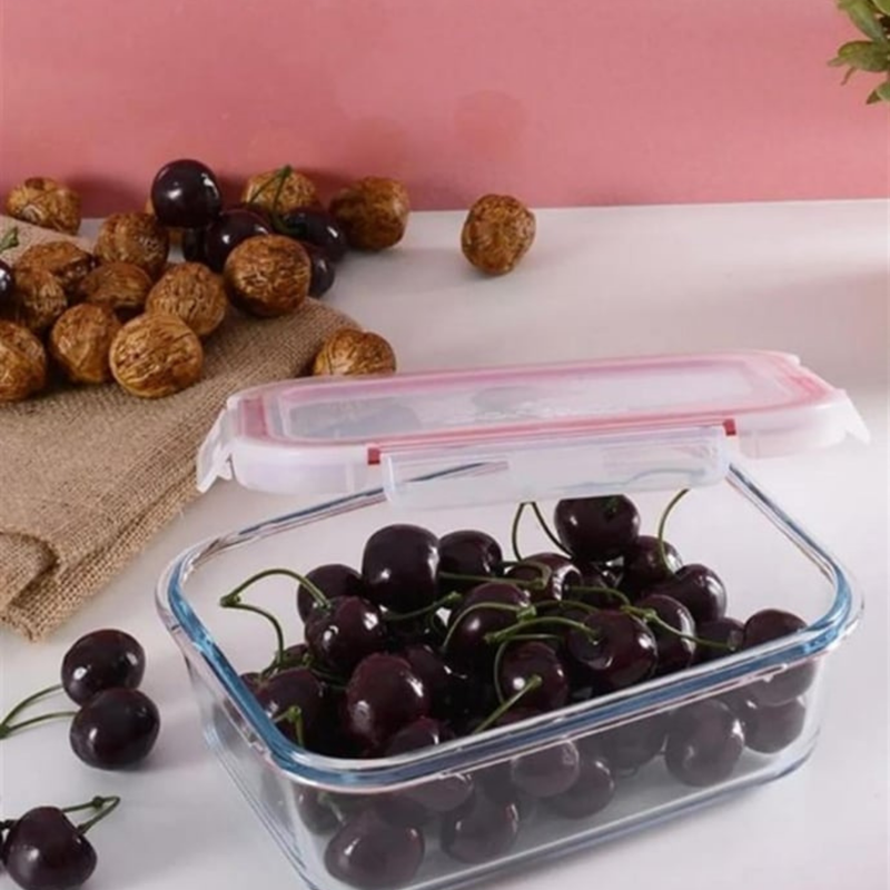 Rectangular glass food container with lid